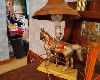 Horse lamp
