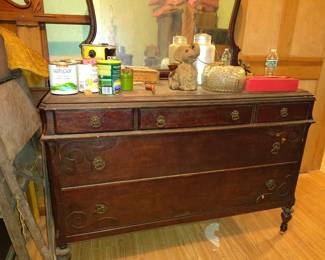 Dresser