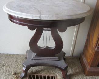 Mable top harp small table