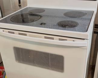 Whirlpool freestanding electric range