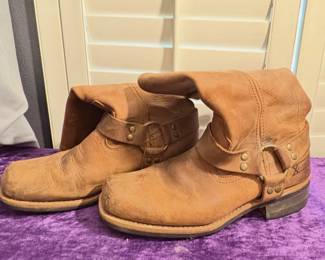 Faye Boots Men size 9