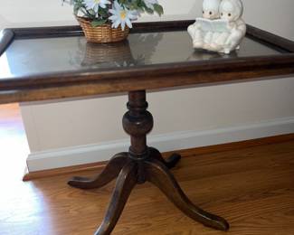 Vintage pedestal table with removable glass top tray