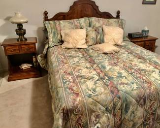 Matching Possibly Broyhill / Bassett Bedframe $55