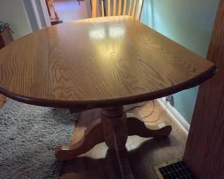 Amish Made Dining Table with leave and 4 chairs