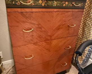 Vintage Chest of Drawers