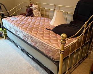Brass Day Bed w/trundle
