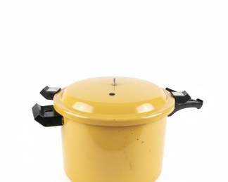 Vintage Presto Quart Harvest Gold Pressure Cooker or Canner