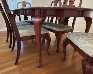 Queen Anne Style Cherry Dining Set with Chairs and Leaf second image