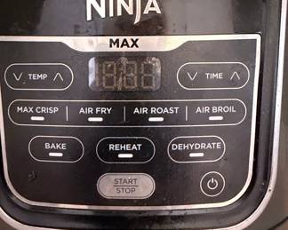 Ninja Air Fryer Max XL .Quart third image