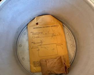 Vintage Presto Quart Harvest Gold Pressure Cooker or Canner third image