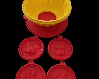 Tupperware Disney Jello Mold Set  with Mickey, Minnie, Daisy, and Donald Inserts second image