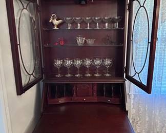 Jasper Cabinet Company Chippendale Style Secretary Desk with Hutch third image