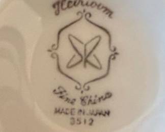 Harmony House Heirloom Fine China Pattern Dinnerware Set with Platinum Trim fourth image