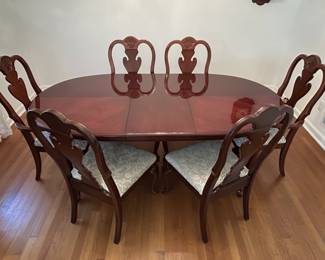 Queen Anne Style Cherry Dining Set with Chairs and Leaf