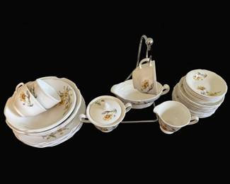 Vintage USA Floral Dinnerware Set second image