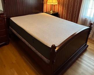 American Signature Slatted Cherry Queen Bed w or Casper Mattress