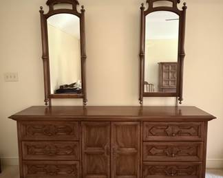 Henredon Fine Furniture Triple Dresser with Dual Mirrors