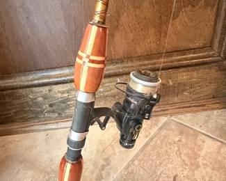 Vintage WoodHandle Spinning Rod and Reel Combo second image