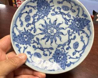 19th century Chinese Qing Dynasty blue and white porcelain 5.5”small plate 