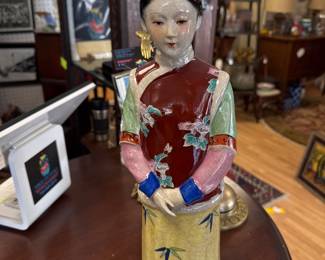 Hand Painted Fine Porcelain Rose Style Chinese High Status Woman Vintage Figurine