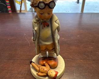 Goebel Hummel Figurine Doctor #127 TMK 7 Mint Condition