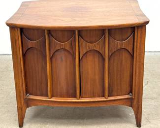 Lot 260 MidCentury Modern KentCoffey Perspecta walnut Side Table Cabinet Stand. 