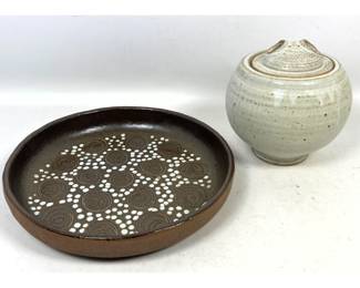 Lot 45 2pc MCM Pottery. GORDON MARTZ for MARSHALL STUDIOS Ceramic Platter. Incised and Glazed Circle and D