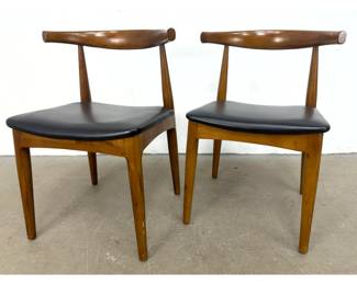 Lot 521 Pair of MidCentury Modern Teak Finished Hardwood Dining Side Chairs with Black Vinyl Upholstery. We