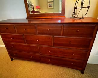 Thomasville Dresser w/ Mirror