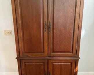 Ethan Allen Bar/Entertainment Cabinet