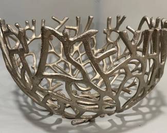 Round metal twigs bowl