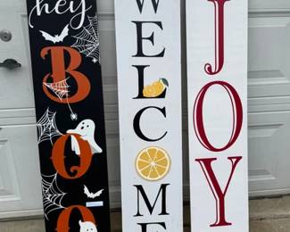 Two-sided seasonal porch signs