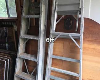 Aluminum step ladders