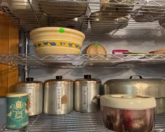 Grinder, Pots &Crocks