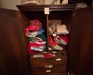 Tablecloths , Runners, Vintage Doilies