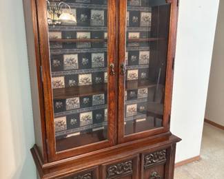 Vintage Hutch to match dining table