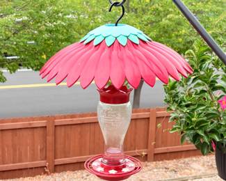 Hummingbird Feeder with Pole