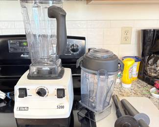 Vita-Mix with Tools and Extra Container