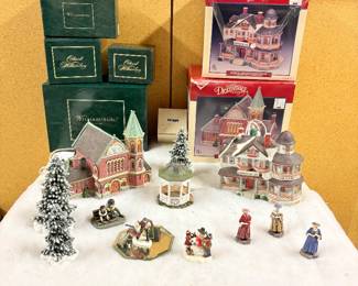 Colonial Williamsburg Christmas Village Accessories