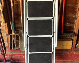4-stepladder