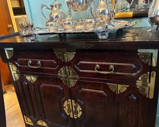 Bernhardt side board- fabulous
