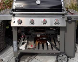 Weber Genesis II IGrill 3 Natural Gas Grill. Photo 1 of 3.