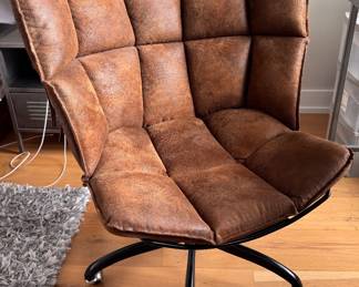 Pottery Barn Teen Trailblazer Glove Swivel Chair.