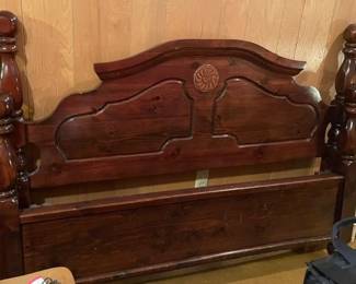 queen size  cannonball post bed (has rails)
