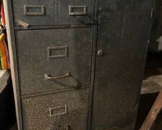 4 drawer metal cabinet
