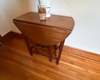 Wooden drop-leaf gateleg side table