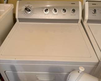 Kenmore 800 EvenHeat electric clothes dryer with wrinkle guard setting