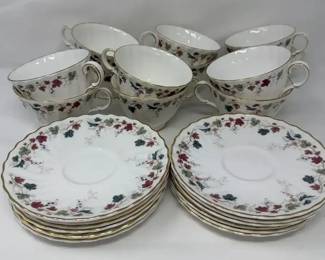 Canterbury 12 Cups And 11 Saucers