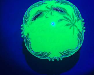 1899 Heisey Glass winged Scroll custard uranium dresser jar. Very spicy!