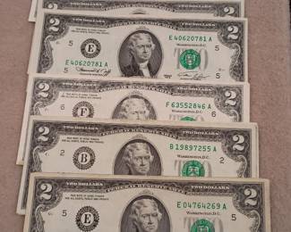 2 dollar bills